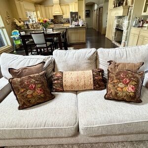 3 throw Pillows Croscill Classics Tangier Pattern style textured damask center